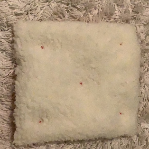 I’m selling this cause it got to small for my bunny! - Picture 2 of 3